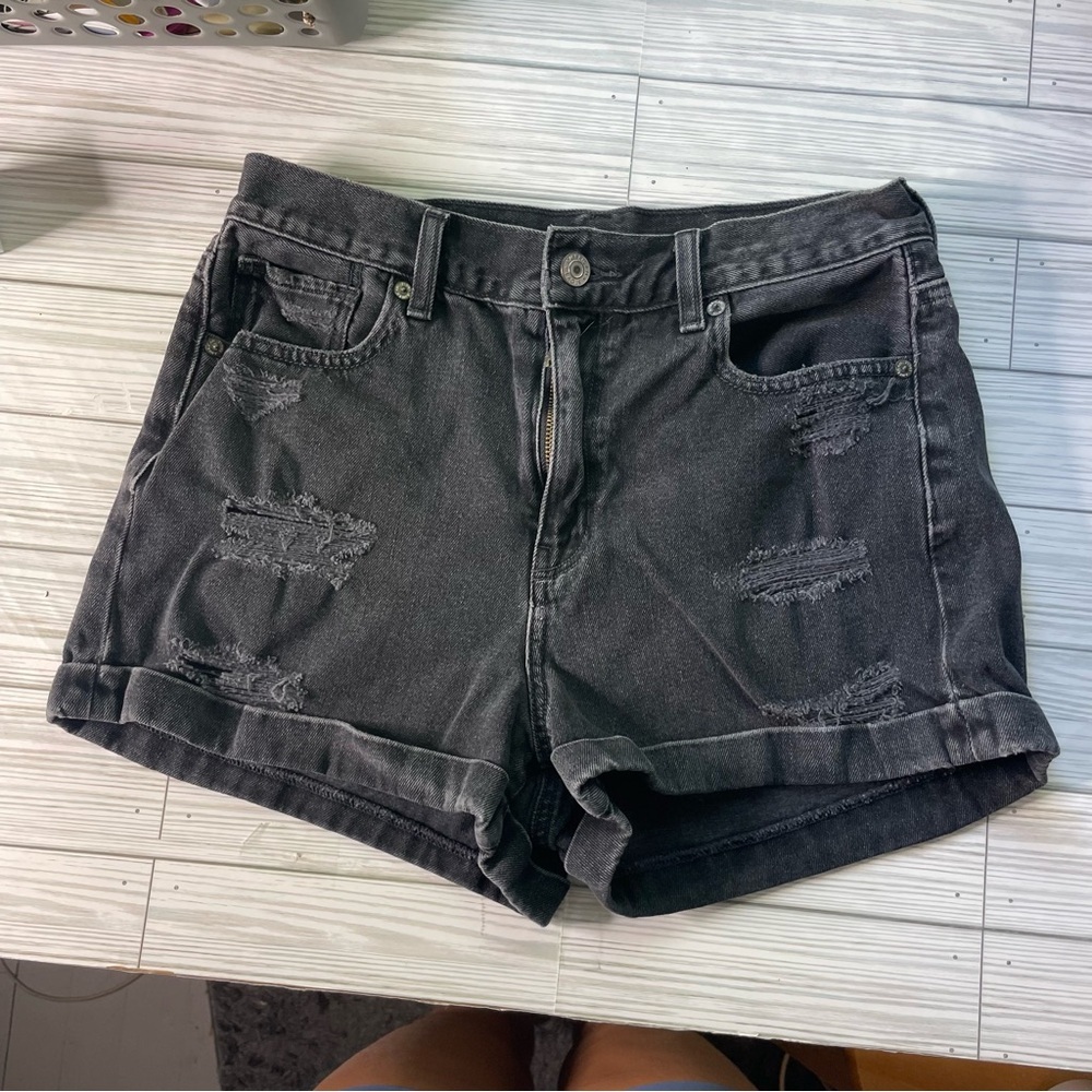 American Eagle Distressed Black Denim Mom Shorts size 4